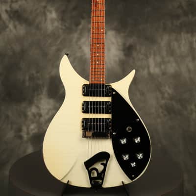 1985 Rickenbacker 350 BT White w/Black hardware image 2