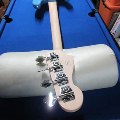~Cashified~ Squier Precision Bass w/Clear Pickguard: Check out the Electronics image 5