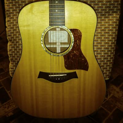 Taylor 510 LTD 2002 image 2