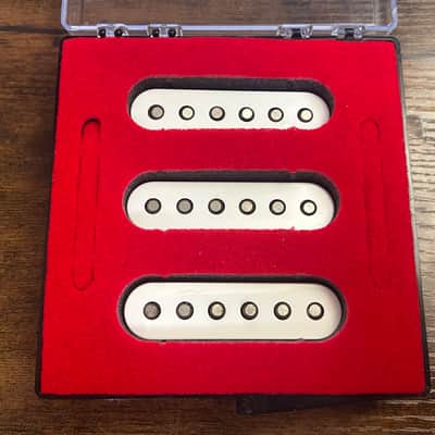 Fender Player Stratocaster (MIM) pickups image 1