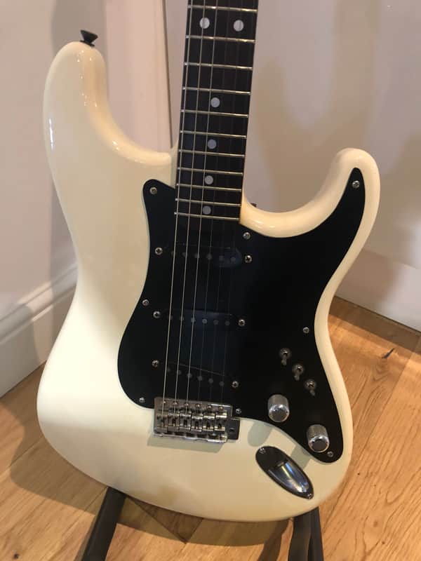 ARIA PRO II ST 600 Jeff Beck SE MIJ Vintage Fender Custom Shop