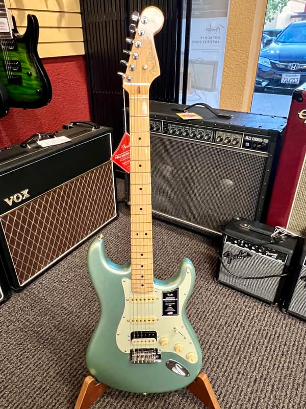 Fender AMERICAN PROFESSIONAL II STRATOCASTER® HSS 2024 - Mystic Surf Green image 1