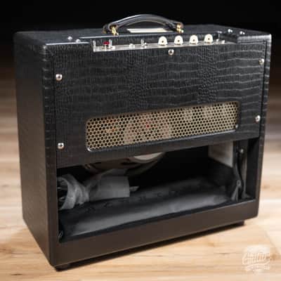 Magnatone Varsity Reverb Point-To-Point 15W 1x12” Combo Amp – Cathedral Black image 6