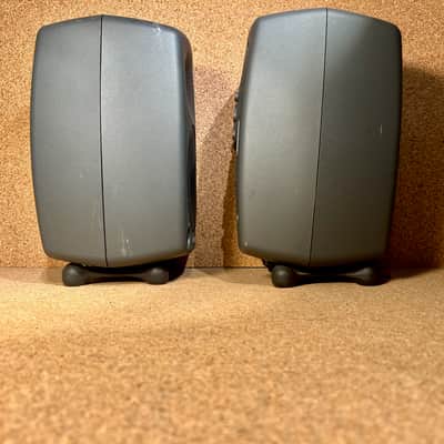 Genelec 8030A 5" Powered Nearfield Studio Monitor (Pair) 2005 - 2013 - Gray image 4