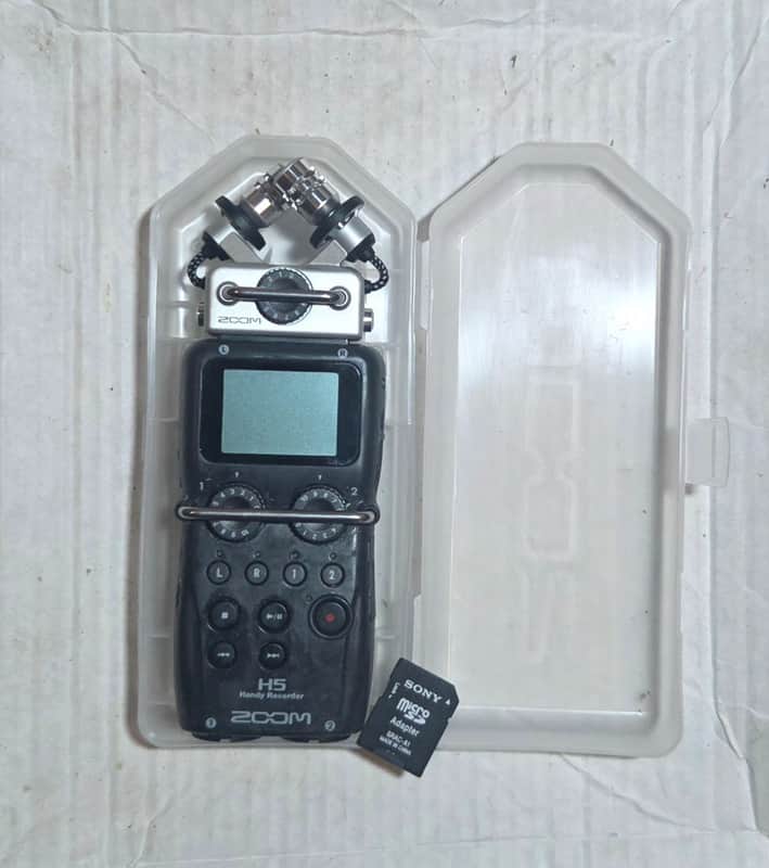 Zoom H5 Portable Handy Recorder w/case, XY mic image 1