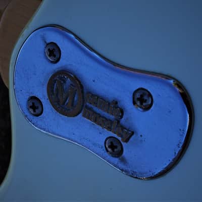 Mosrite VENTURES Bass 1991 White Pearl. The last guitar built by Semie Moseley. RAREST. Only one image 17