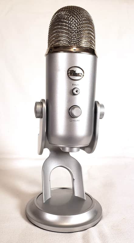 Blue Yeti Professional Multi-Pattern USB Condenser Microphone - Silver image 1