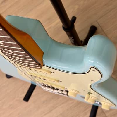 Fender Special Edition Classic Series '60s Stratocaster Lacquer with Matching Headstock, Daphne Blue CS 57/62 PUs, Fender Tweed Case image 11