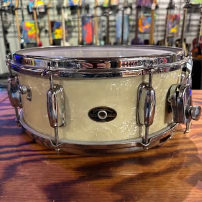 Slingerland Radio King 5.5x14" 8-Lug Solid Maple Snare Drum White Marine Pearl Swirl? image 1
