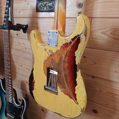 Buttarini Guitars S-50s Heavy Relic - Vintage White over 3T Sunburst image 18