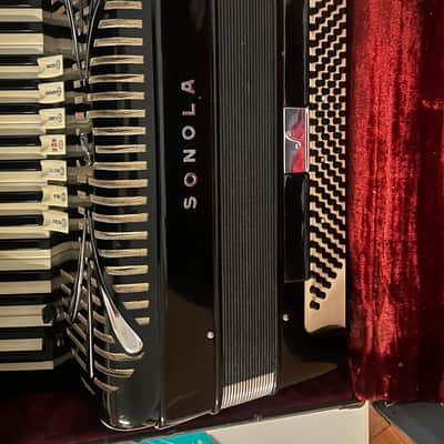 Sonola AA7 full size bass accordion with case fantastic shape image 2