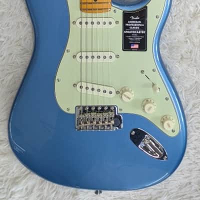 Fender American Professional Classic Stratocaster, Faded Lake Placid Blue w/Bag image 1