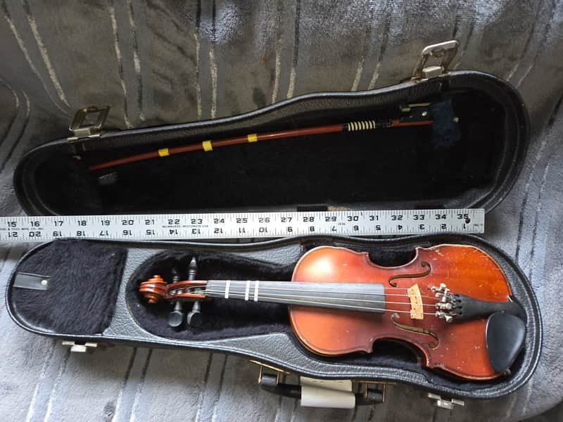Suzuki Etude model 220 size 1/16 violin, Japan, Good playing cond image 1