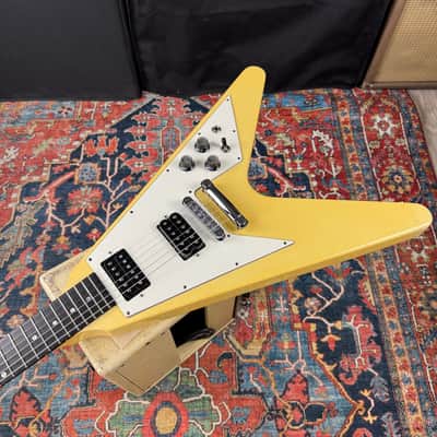 Gibson Flying V '67 Vintage Reissue Classic White - 1999 image 2