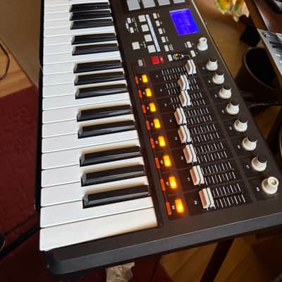 Akai MPK49 - Black image 2