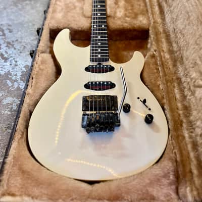 Yamaha SE-700e Super Shredder 1985 - Pearl white original vintage