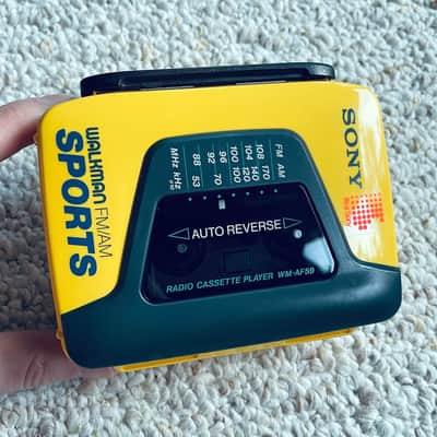 Sony WM-AF59 Walkman Cassette Player, Excellent Yellow, Working ! image 1