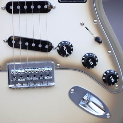 Fender 70th Anniversary Vintera II Stratocaster - Antigua image 3
