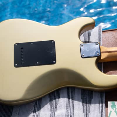 Fender 25th Anniversary Stratocaster - Nitro Finish w Tons of MOJO - Pro Set Up w Perfect Frets/Action/Intonation! image 9