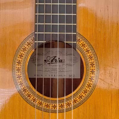 Old Vintage Classic Concert Guitar Aria A551 Solid Wood MIJ Japan Tatsuno 992 image 2