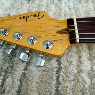 Fender Custom Shop Custom Deluxe Stratocaster 2009 - Sunburst image 13