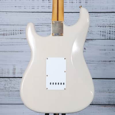 Fender Limited Edition Vintera III Late '50s Stratocaster | White Blonde image 2