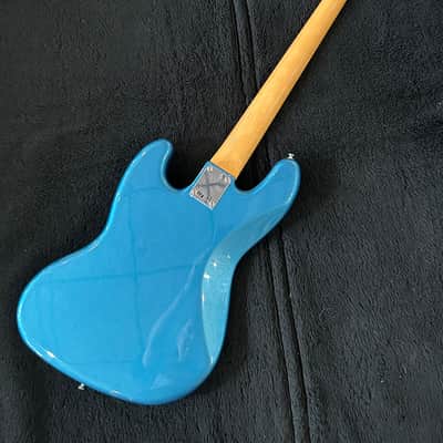 Fender Vintera II '60s Jazz Bass with Rosewood Fretboard Lake Placid Blue #MX23107622 9 lbs. 4.2 oz image 2