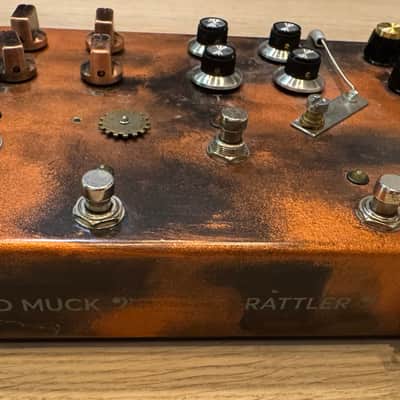 JAM Pedals Custom Multi-Pedal (2022) – Red Muck, Rattler, Lucydreamer, Dynassor + Boss TU-3 Tuner – Hand-Painted Steampunk – Original Wooden Case image 4