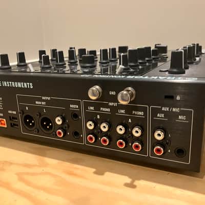Native Instruments Traktor Kontrol Z2 2010s - Black image 5