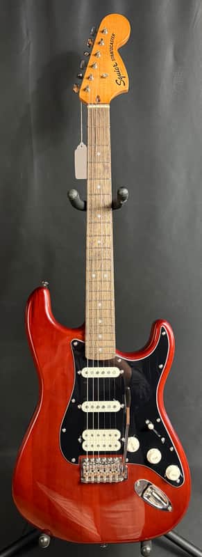 Squier Classic Vibe 70's Stratocaster HSS Electric Guitar Walnut Finish imagen 1