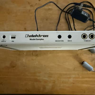 Elektron Model:Samples 2019 - 2020 - White image 2