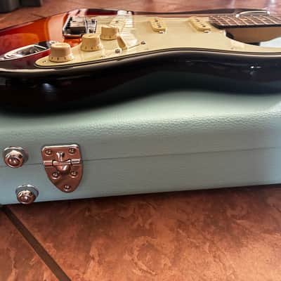 Fender American Ultra Stratocaster with Rosewood Fretboard 2019 - 2025 - Ultraburst image 12