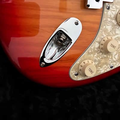 NOS 2006 Fender Stratocaster American Deluxe Ash 60th Anniversary image 4