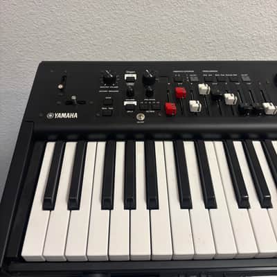 Yamaha YC61 61-Key Stage Keyboard image 2
