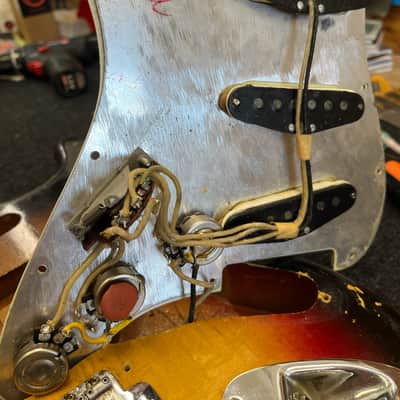 Fender STRATOCASTER 1963 - 3 TONE SUNBURST image 16