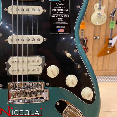 Fender American Professional Classic Stratocaster HSS, Rosewood Fingerboard, Faded Sherwood Green Metallic image 2