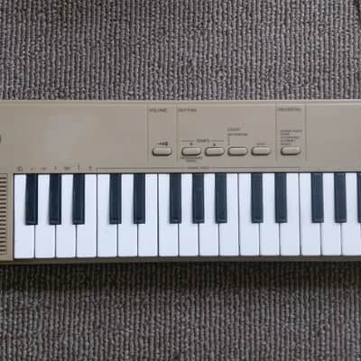 Yamaha PortaSound PSS-110 1985 Beige image 1