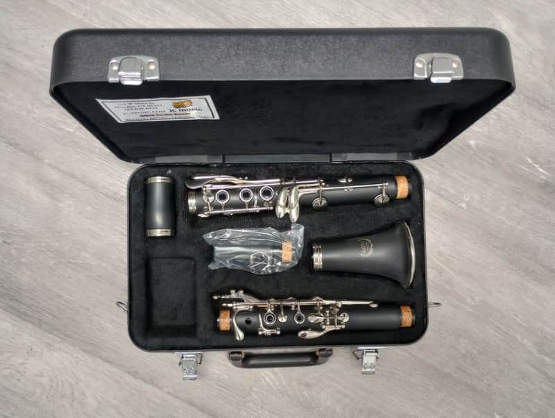 Castle Band Instruments Intermediate Bb Clarinet image 1