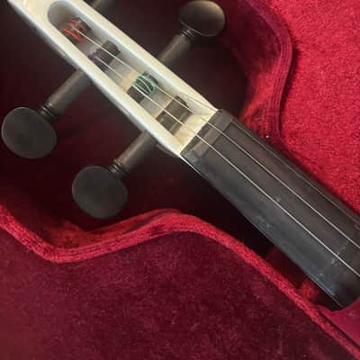 RARE Fender FV-1 Electric Violin - White with original case, chin rest, shoulder rest, Fender practice amp, and Presto bow image 3
