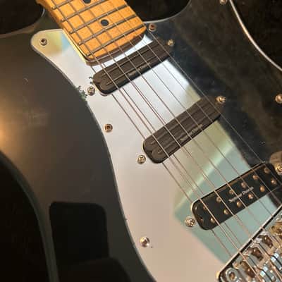 Fender ST-110FIM Iron Maiden Signature Stratocaster 2001 - 2002 - Black image 2