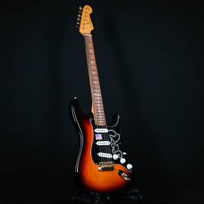 Fender Stevie Ray Vaughan Stratocaster 3-Tone Sunburst (US23110517) image 12