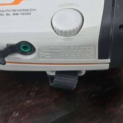 Sony WM-FS555 Early 2000s - White orange gray image 8