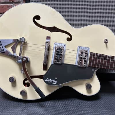 Gretsch G6118T-LIV Players Edition Anniversary with String-Thru Bigsby 2016 - 2020 - 2-Tone Lotus Ivory / Charcoal Metallic image 4