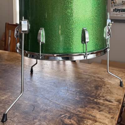 VG Vintage Ludwig No. 952 Classic 16x18" Floor Tom with Keystone Badge Mid 60’s Green Sparkle image 3