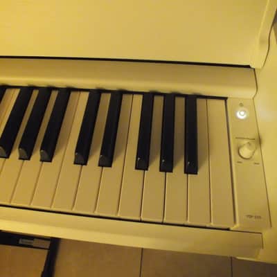 Piano Yamaha Arius YDP S55 blanc image 4