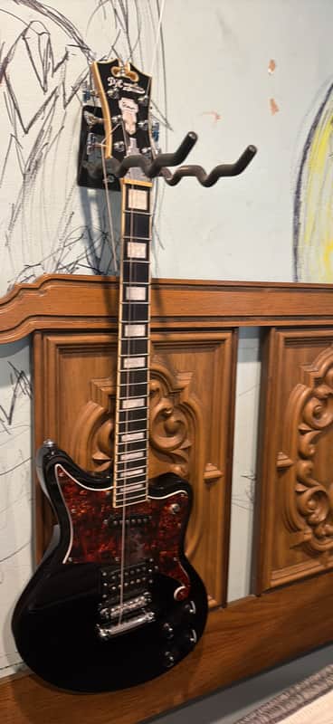 D'Angelico Deluxe Bedford Offset HS with Tremolo, Maple Fretboard 2010s - Black image 1