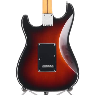 Fender Certified Pre-Owned American Professional Classic Stratocaster, Maple Fingerboard, 3-Color Sunburst (S12) (98273) image 2