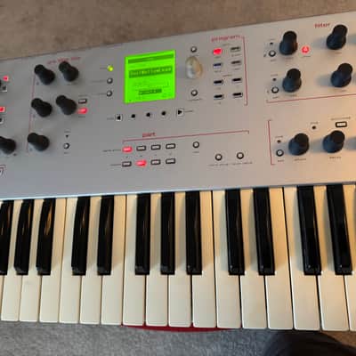 Alesis Ion 49-Key Analog Modeling Synthesizer 2000s Silver image 3