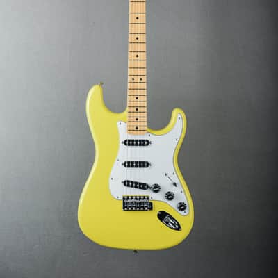 Fender MIJ LTD. International Color Strat, '23 image 3