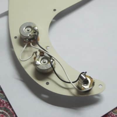 used light medium relic'd 1996 Fender Mexi Std P Bass WHITE (slightly aged) 3 Ply (w/b/w), 13 Hole PICKGUARD, NO heel truss rod adjustment notch, +wired CTS 250K audio V & T controls w/ 0.047µF capacitor & jack + knobs & screws (NO: pickups or bass) image 23